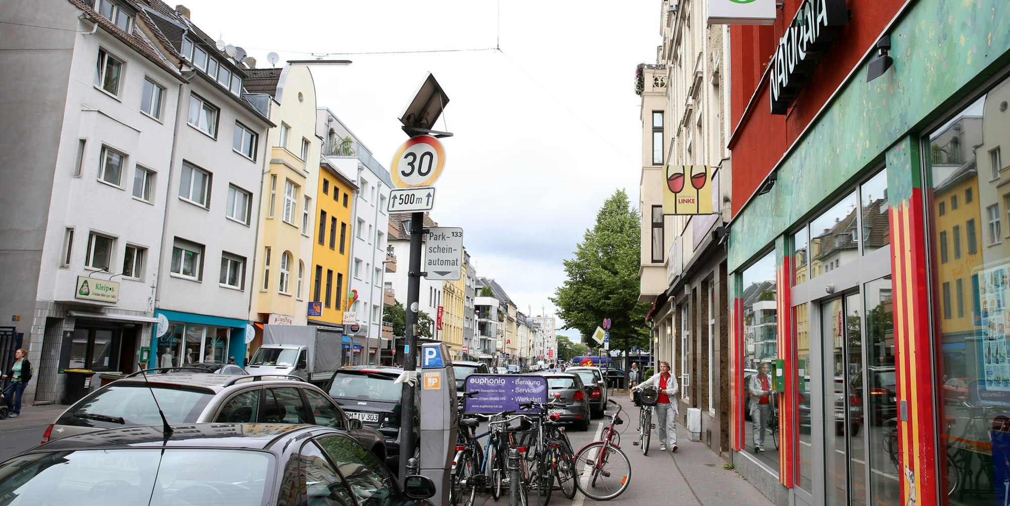 Das Parken am Straßenrand in Köln wird teurer.