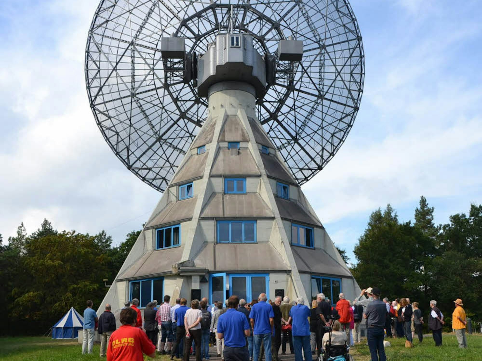 Der Förderverein Astropeiler Stockert feierte en 60. Geburtstag des Radioteleskops.