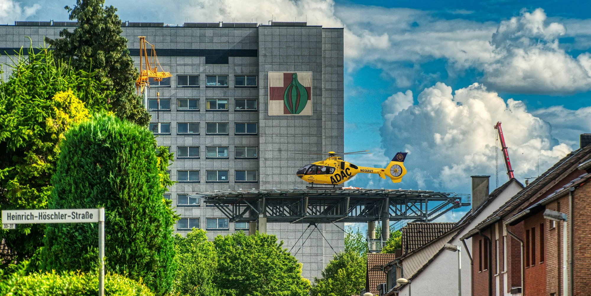 Ende des Jahres soll der Landeplatz am Frechener Krankenhaus fertig sein. Dann könnten die Helikopter dort landen.