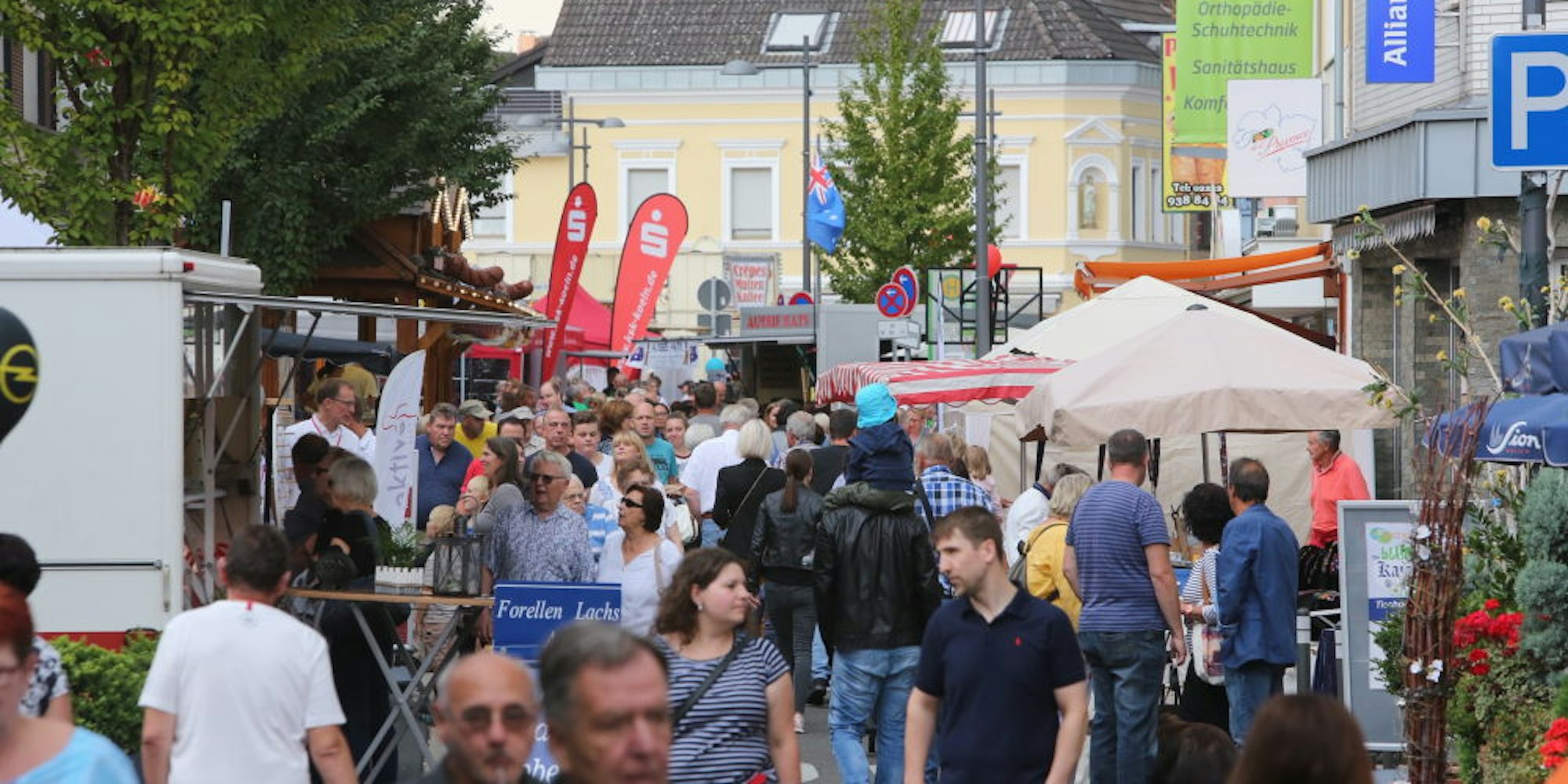Traditionsveranstaltung: Zur Großkirmes gehören „Bornheim Live!“, Gewerbeschau und Automeile.
