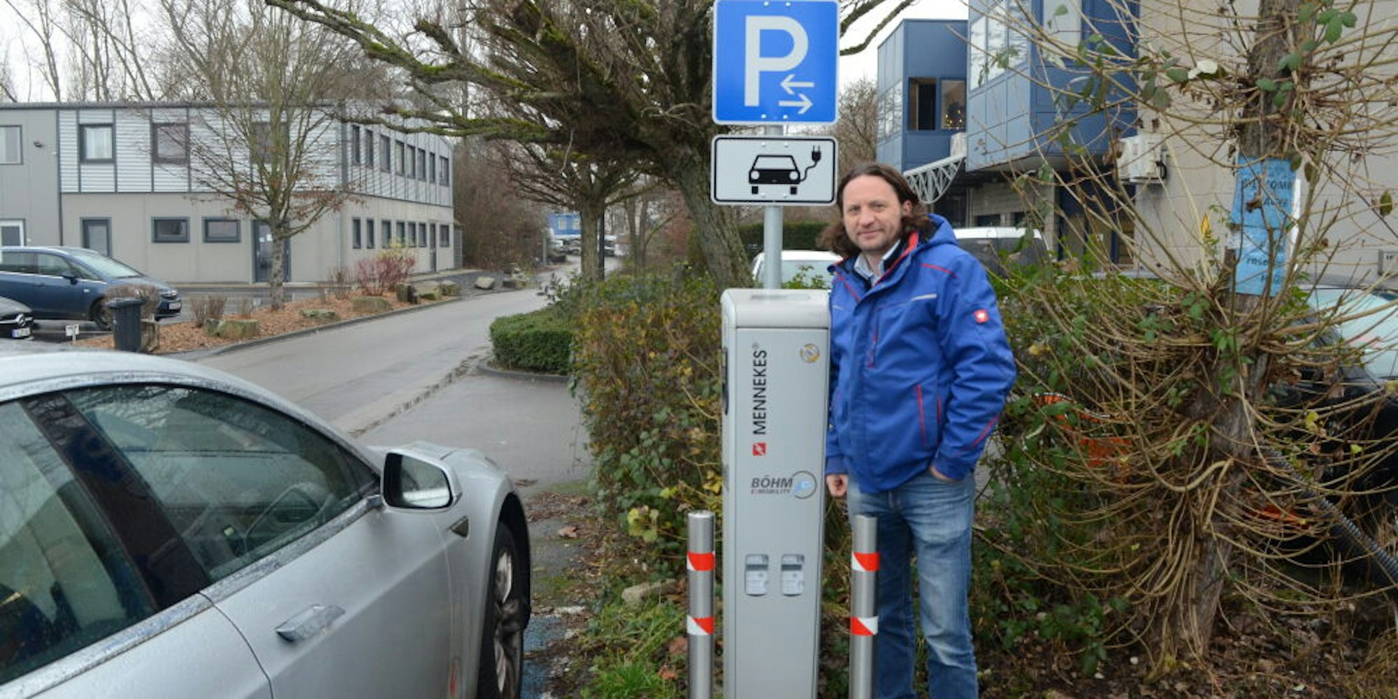 Firmenchef Martin Böhm installiert Ladestationen für Elektroautos in ganz Deutschland.