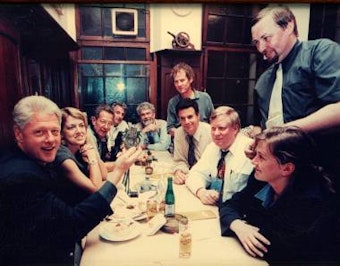 Bill Clinton besuchte das Kölner Traditionslokal „Zur Malzmühle“ 1999 am Rande des G-8-Treffens.