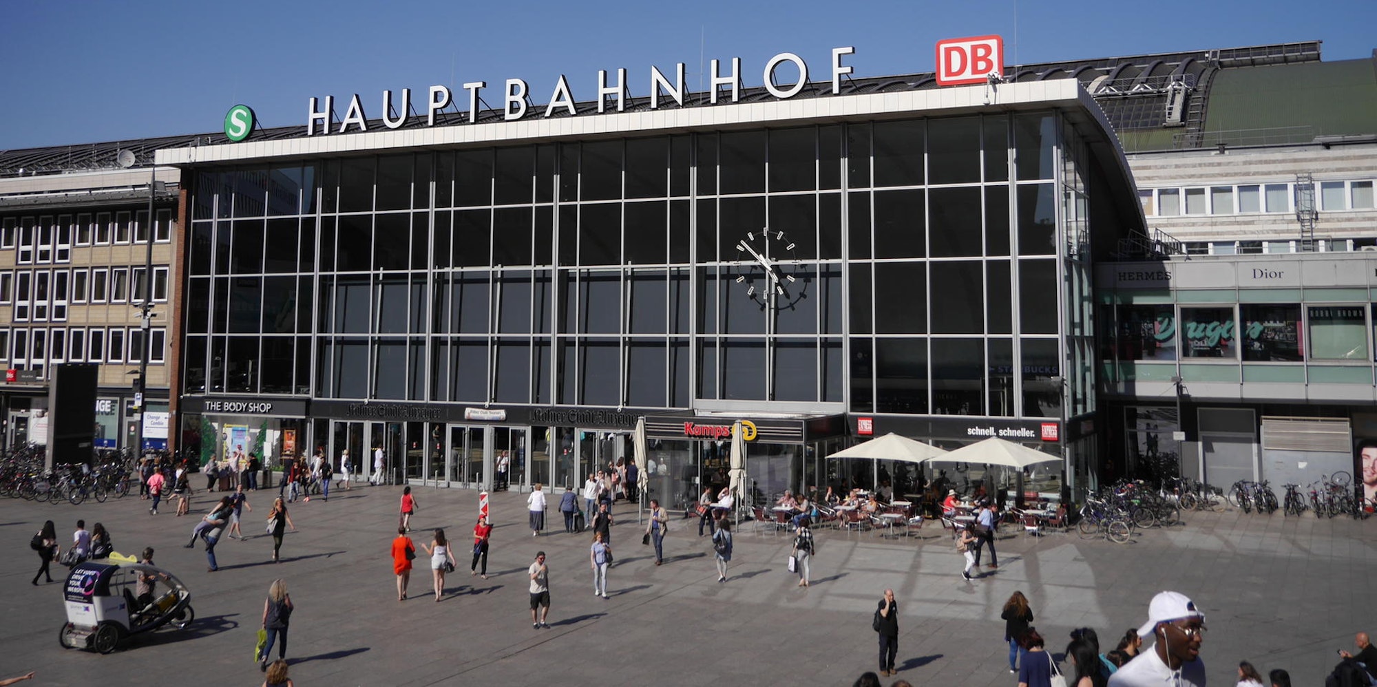 Köln Hauptbahnhof am Tag
