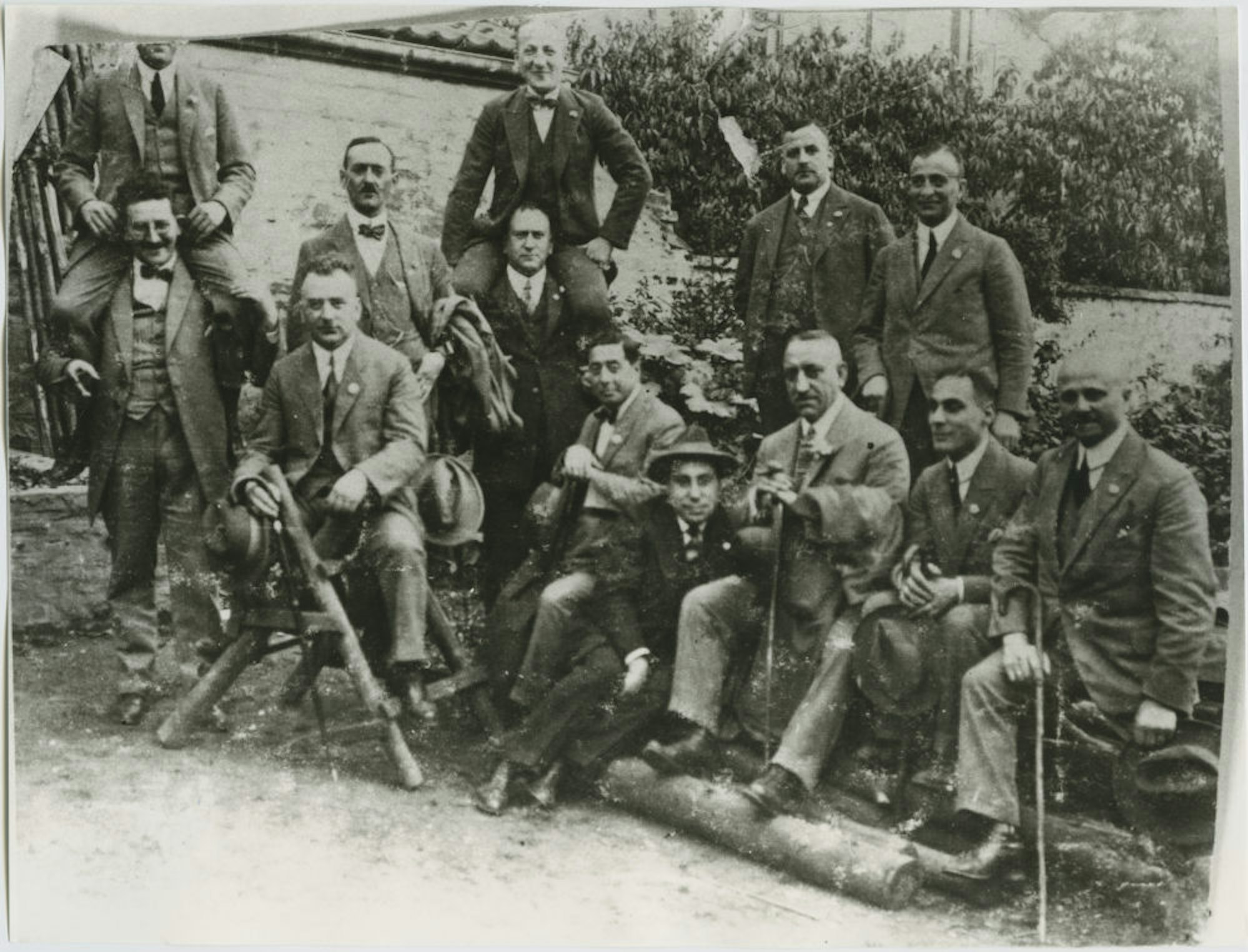KKK-Mitglieder (Kleiner Kölner Klub) auf Vereinsausflug, darunter Max Salomon und sein Bruder Willi.