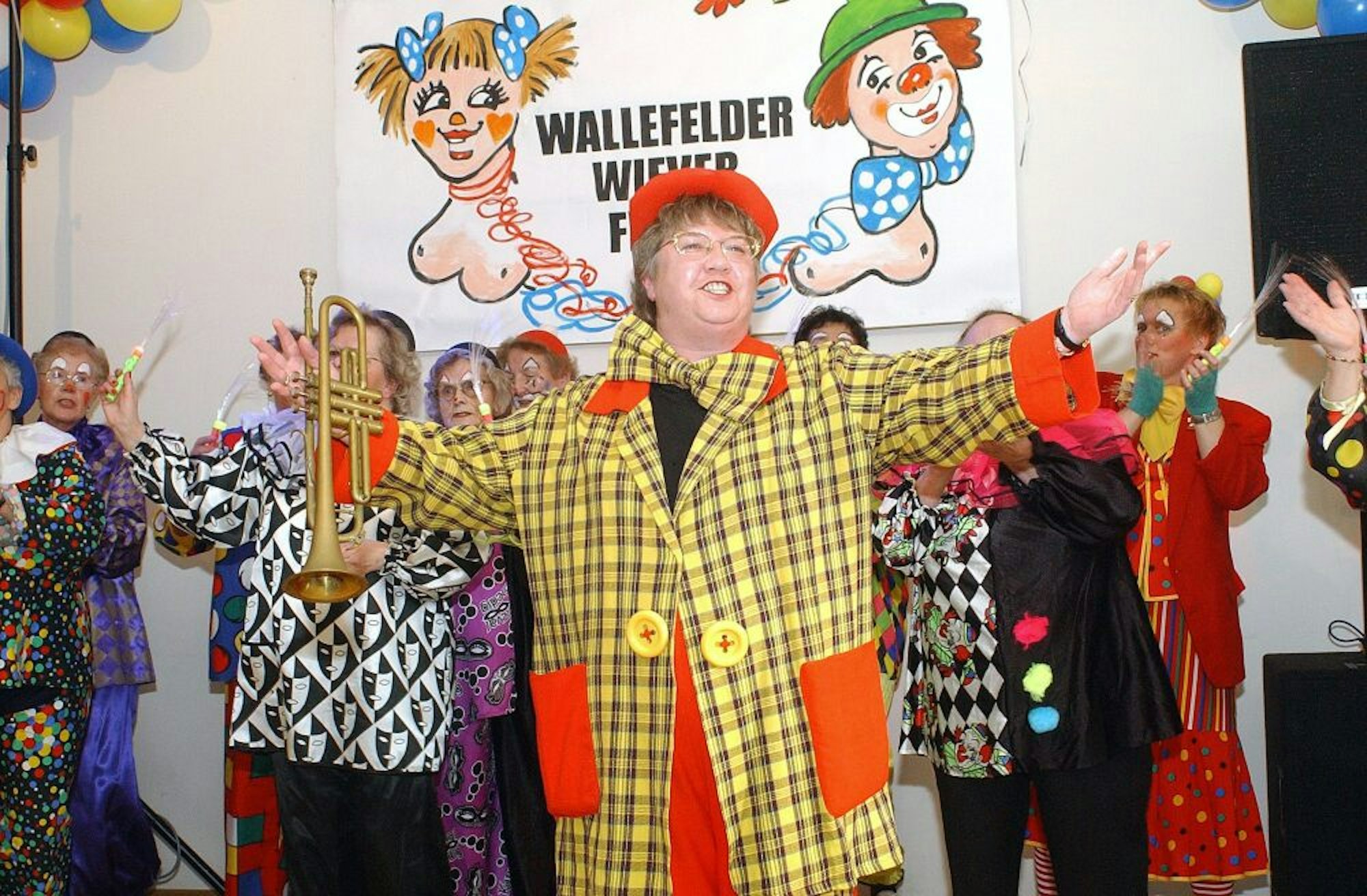 Vom Karneval in Wallefeld schwärmt Sänger Dirk Meierlücke: Die Frauen verwandelten das Dorfhaus immer wieder in einen „Hexenkessel“.