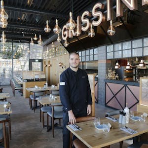 Julian Waldner ist Küchenchef des neu eröffneten „Grissini“ vor dem Hyatt Regency Hotel am Deutzer Ufer.