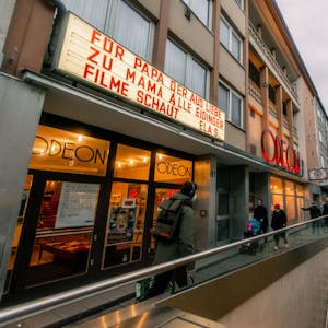 Familienkino: Das Odeon in der Severinstraße macht in Pandemie-Zeiten Cineasten ein ungewöhnliches Angebot.
