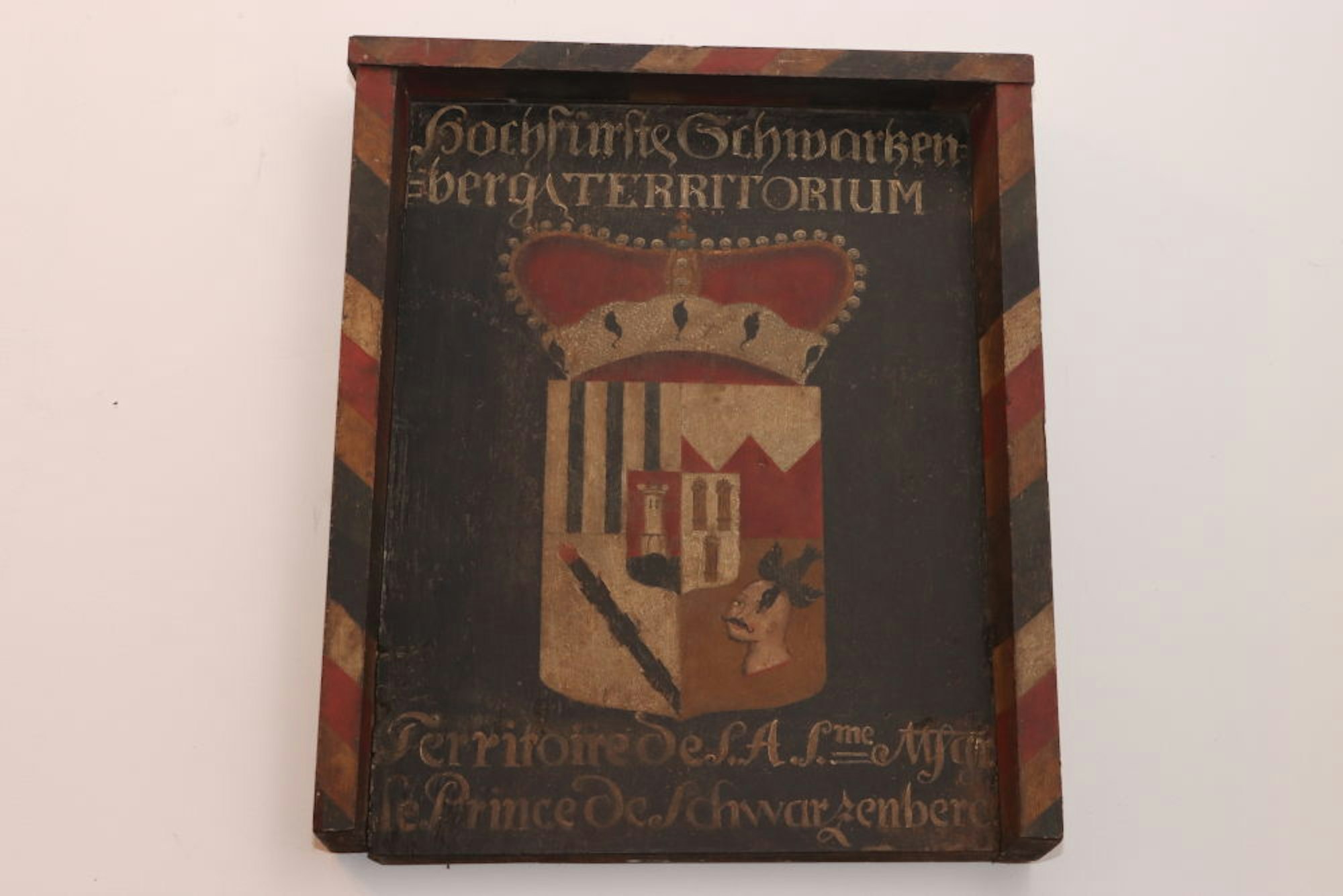Zahlreiche Wappen zeugen von der langen Geschichte Gimborns.