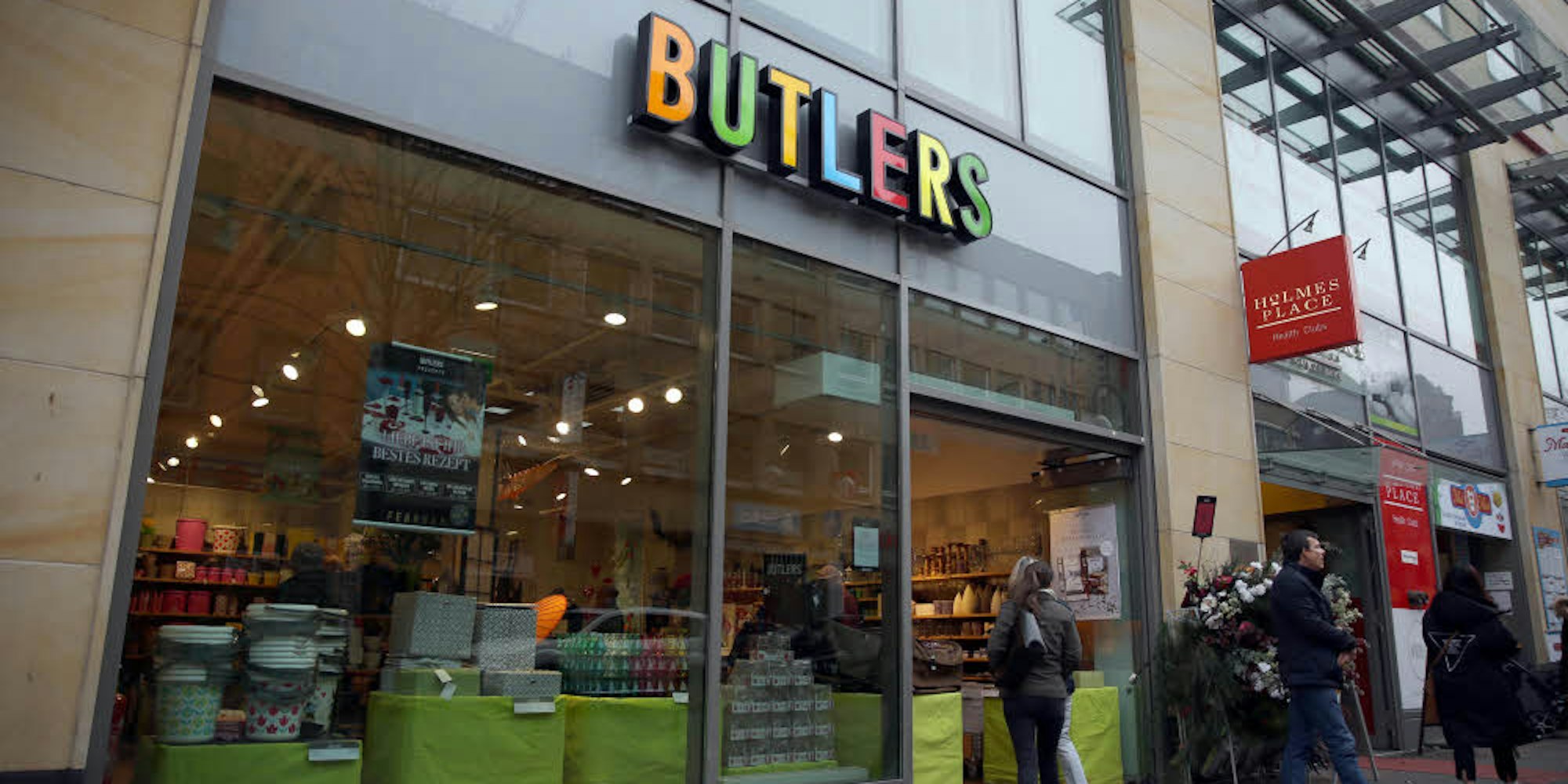 Butlers läuft das Geschäft in den Filialen und auch im Onlineshop weiter.