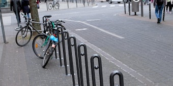 Haarnadel-Fahrradständer in der Innenstadt (Symbolfoto). 