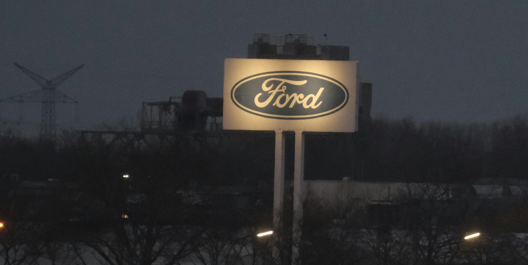 Ford bei Nacht Grönert