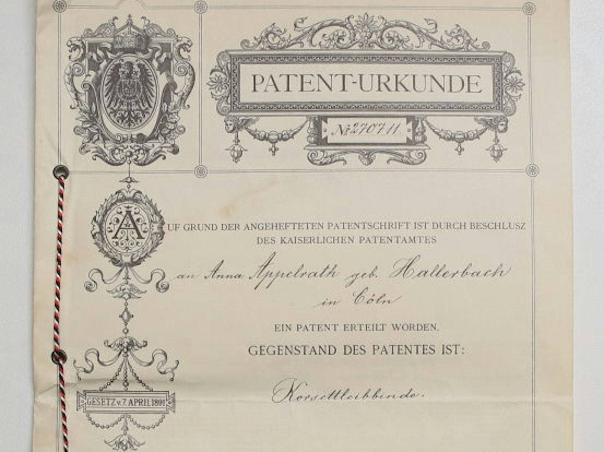 Anna Appelrath, Urgroßmutter der heutigen Inhaber, erhielt das Patent über die Korsettleibbinde.