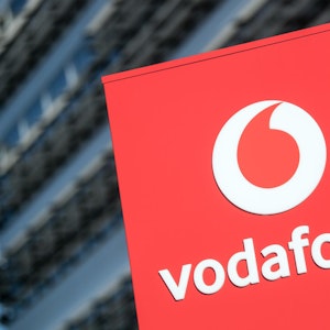 Vodafone Logo vor Zentrale