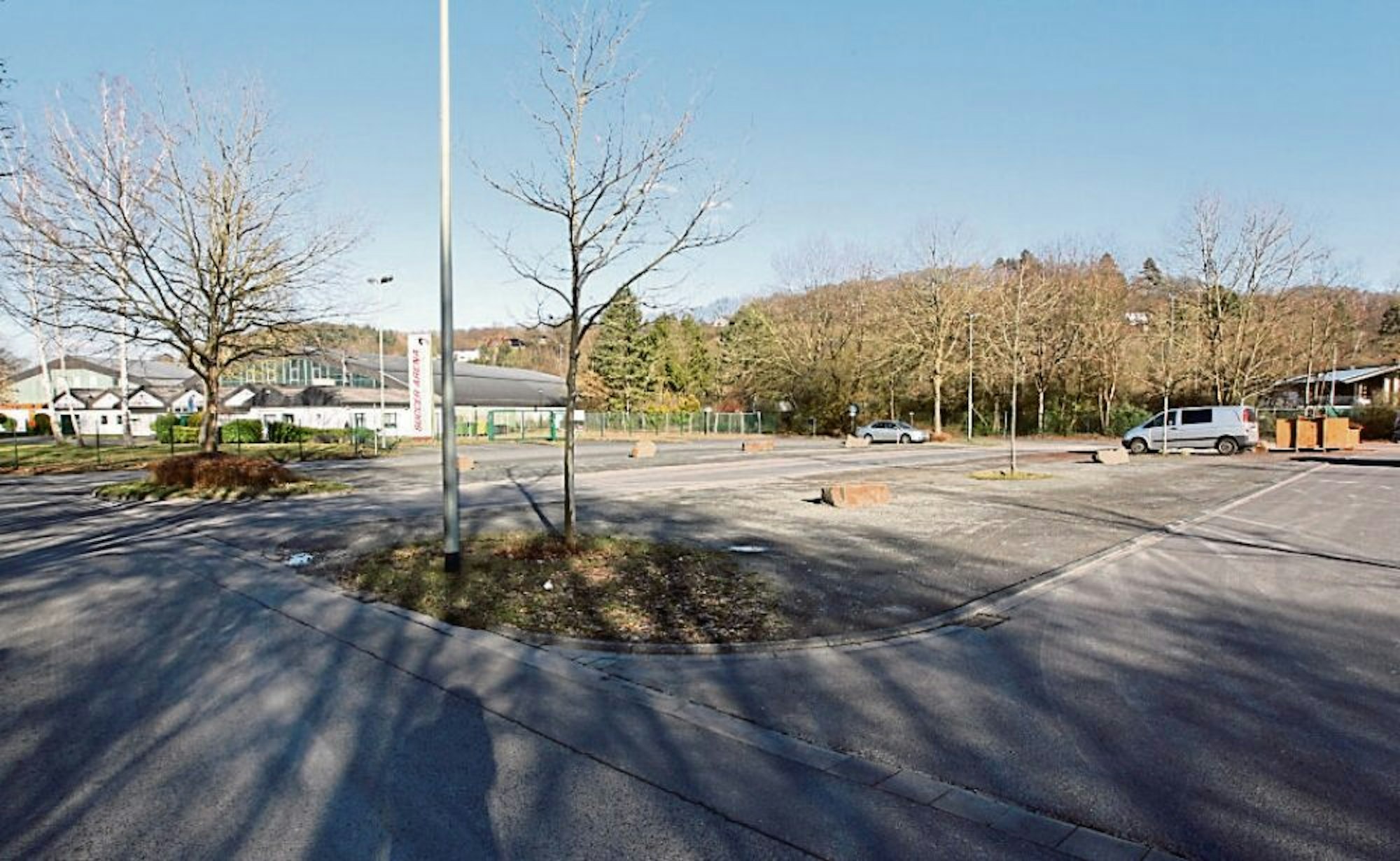 Auf dem Parkplatz der Jabachhalle soll das Lohmarer Schnelltestzentrum entstehen.