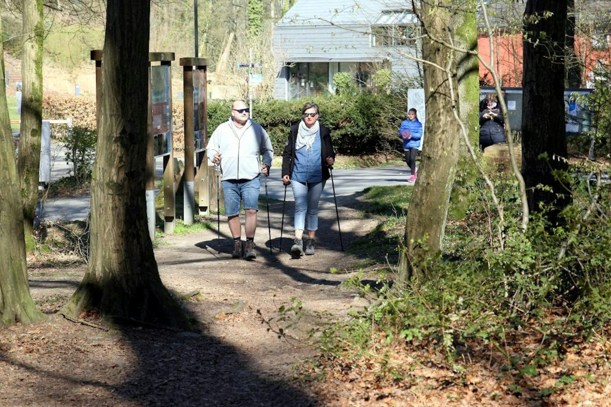 Irene Kovacs und Thorsten Knauf aus Refrath beobachten seit zwei Wochen deutlich mehr Wanderer in Oberberg.