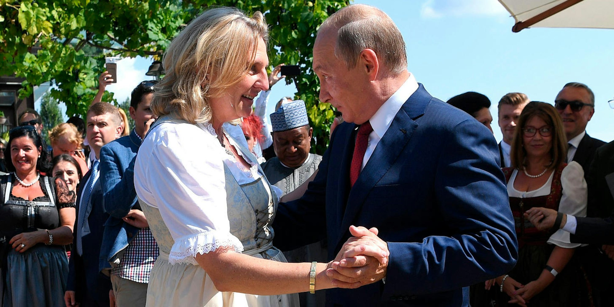 Bild Hochzeit Kneissl Putin