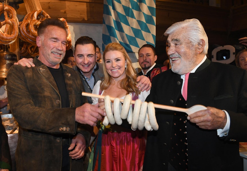 Arnold Schwarzenegger feiert in der Nähe von Kitzbühel beim Stanglwirt.
