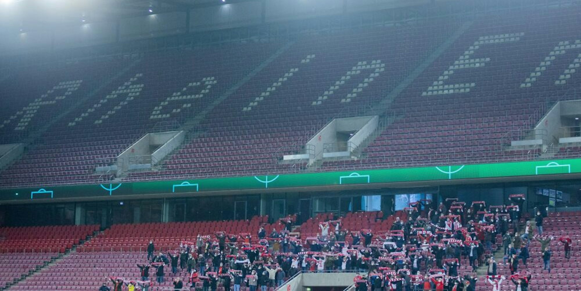 Leere Sitze im Stadion. (Archivbild)