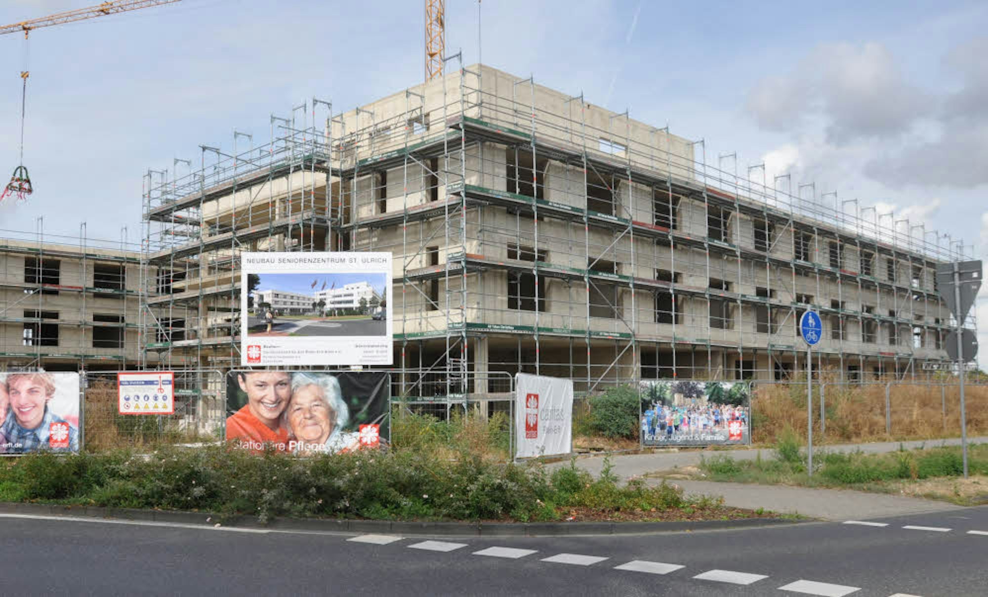 Im Frühjahr nächsten Jahres soll das neue Pflegeheim der Caritas an der Heppendorfer Straße fertig sein.