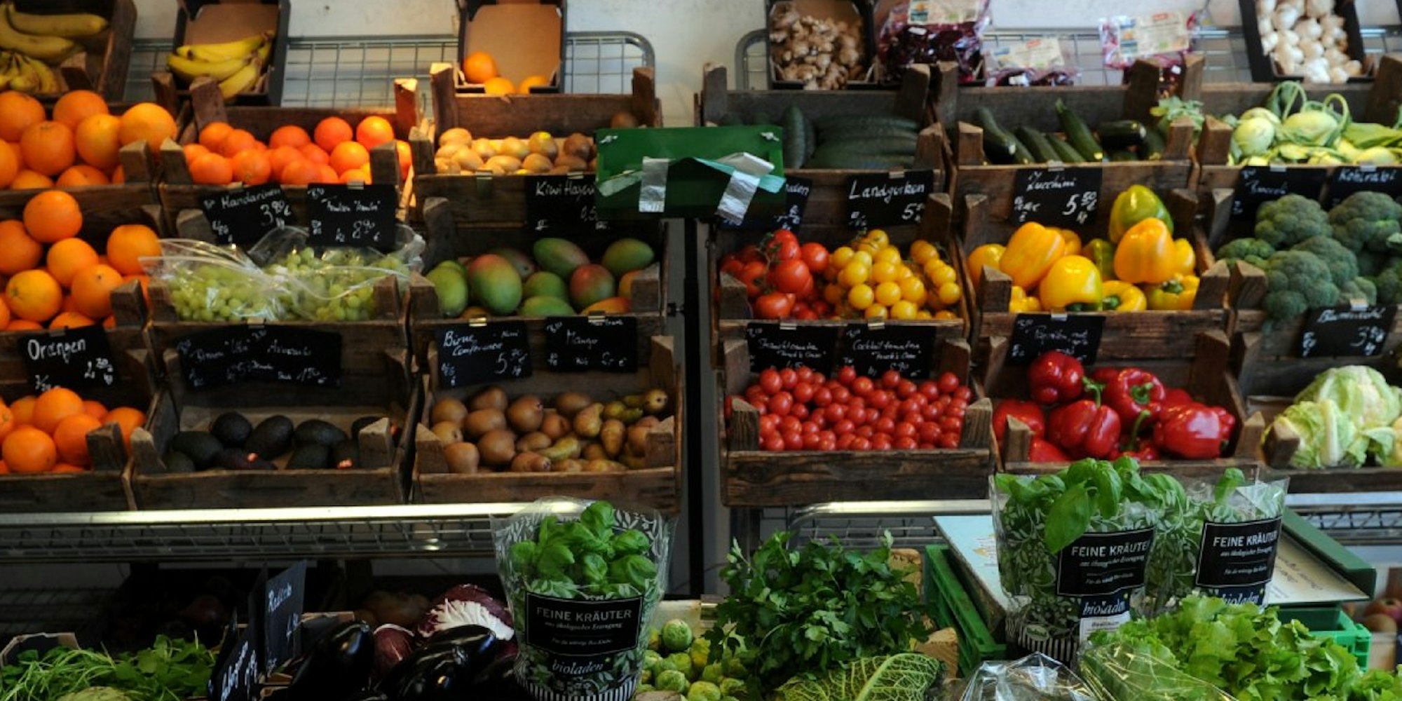 Die Herkunft von Obst und Gemüse ist den meistern Deutschen wichtiger als der Preis - das zeigt eine aktuelle Umfrage.