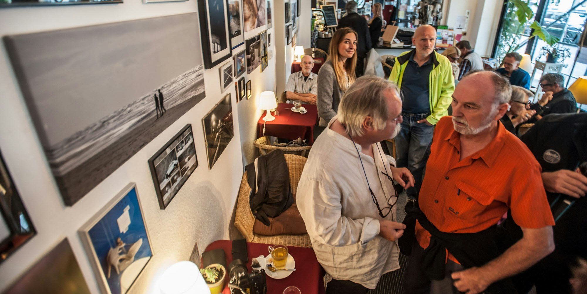 Eine ausgesprochen abwechslungsreiche Fotoausstellung erwartet die Besucher im Café „Zettel’s Traum“ in Opladen.