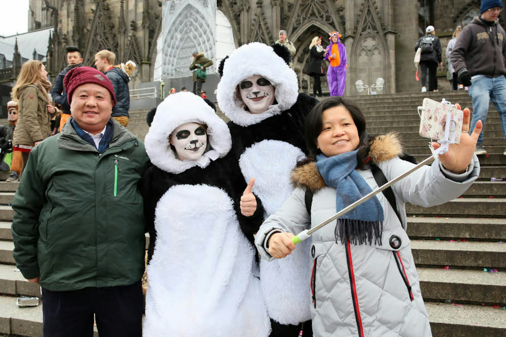 Selfie mit Panda-Paar