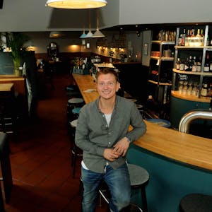 Jakob Liebner in seinem neuen Restaurant Rheinkult auf der Neusser Straße