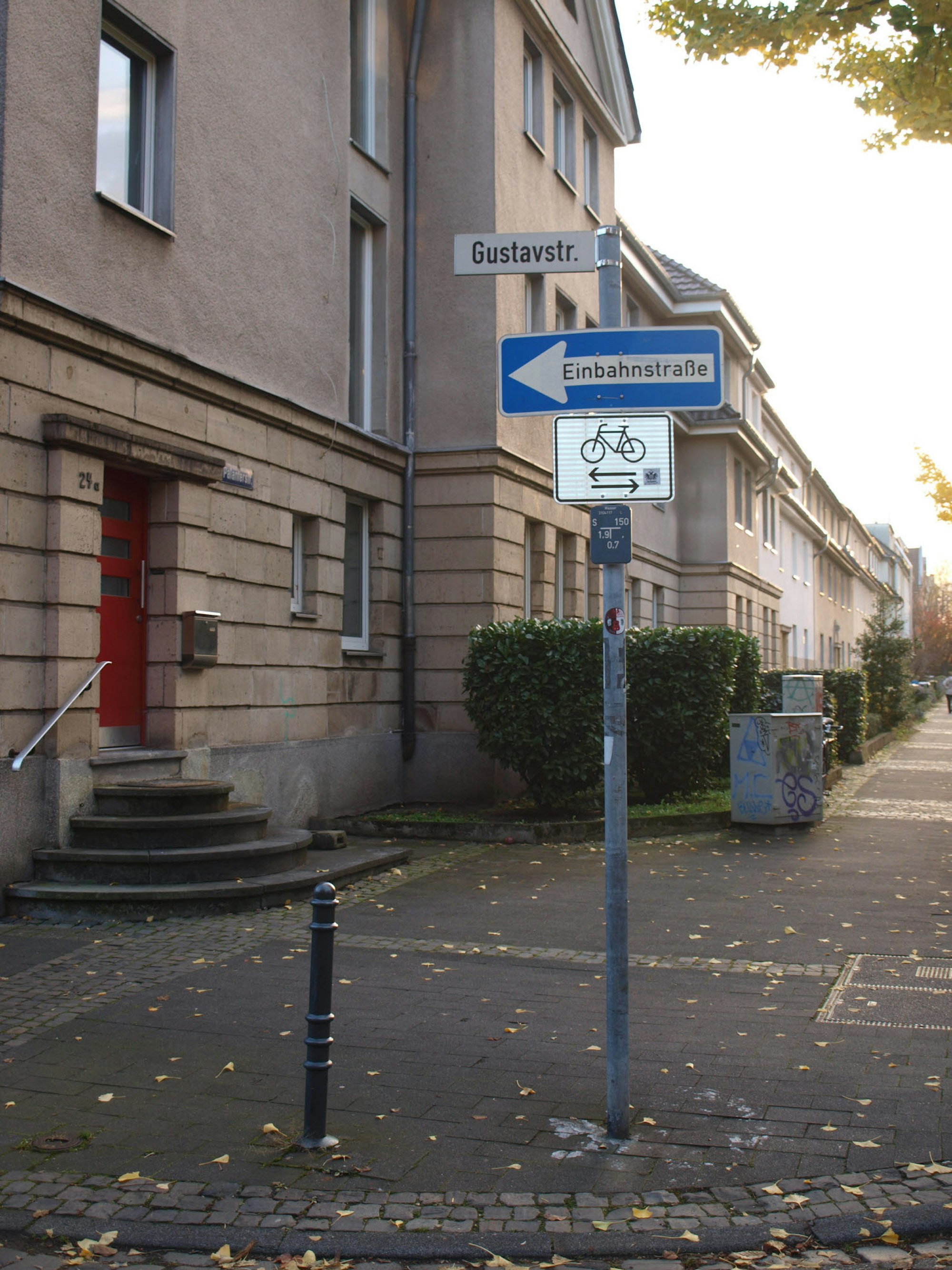 Mitten in Sülz liegt die Gustavstraße, deren Namensgeber Gustav Koschin eine der vielen dort ehemals ansässigen Ziegeleien besaß.