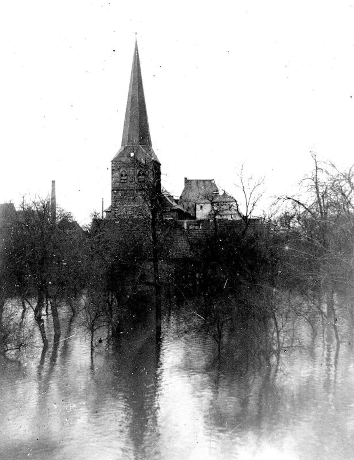 Die evangelische Kirche Leichlingen im Januar 1920