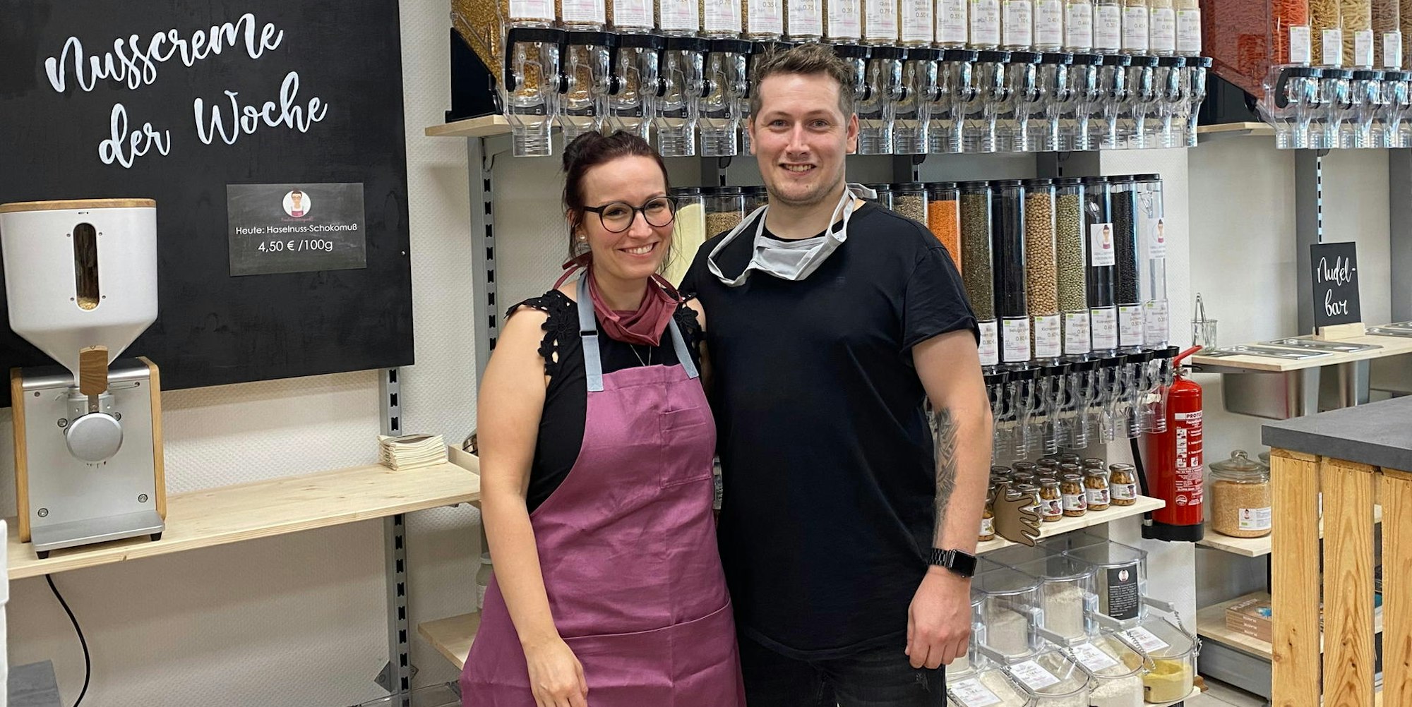 Geschäftsinhaberin Jennifer Giesen eröffnete mit ihrem Freund Oliver Theis am Samstag ihren Laden ,,Fräulein Unverpackt’’ in Sindorf.