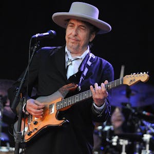 Bob Dylan auf einem Konzert in Frankreich im Jahr 2012