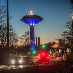 Wasserturm Leverkusen beleuchtet