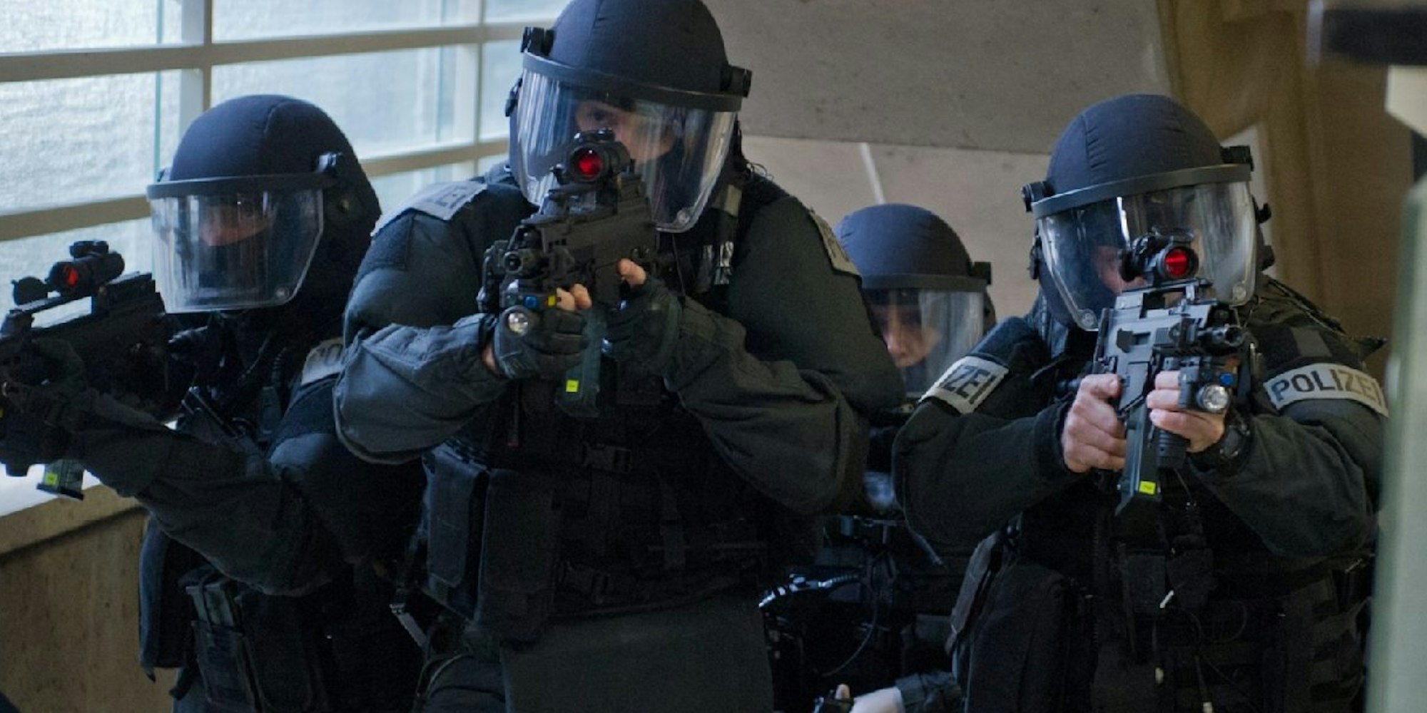 Beamte eines Spezialeinsatzkommandos der Polizei (Symbolfoto)