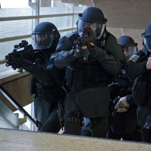 Beamte eines Spezialeinsatzkommandos der Polizei (Symbolfoto)