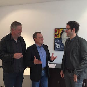 Die Chefs der Stadtentwicklungsgesellschaft Overath (Sego), Wolfgang Bürger (l.) und Christoph Schmidt (r.) mit Jörg Weigt.