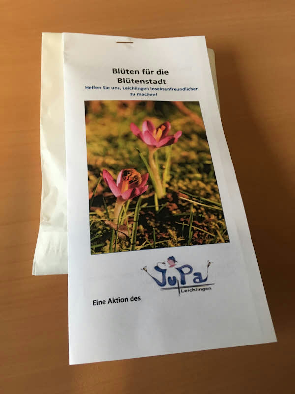 Blüten-Tüten des Jugendparlaments für Hausgärten.