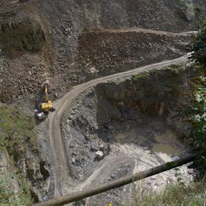 68 Meter tief ist die Grube auf dem Gelände des Lindlarer Steinbruchbetriebes.