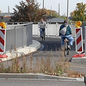 Nicht gut geregelt ist der Anschluss der Fuß- und Radwegbrücke an der Bonnstraße nach Ansicht von CDU und Grünen.