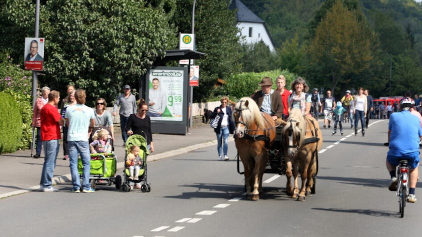 Die Straße zwischen Strundepark und Herrenstrunden gehört am 4. September vor allem Fußgängern und Radlern.