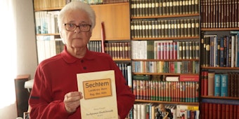 Heinz Vorzepf hat inzwischen sechs Bände zur Geschichte seines Heimatortes Sechtem veröffentlicht.
