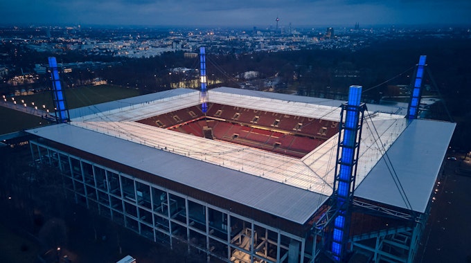 Stadion_Koeln_FordBLAU