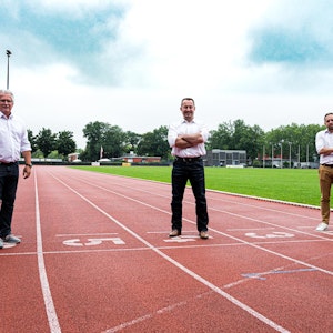 Die drei Leiter der Olympiastützpunkte in NRW haben sich in den vergangenen Wochen intensiv ausgetauscht und Lösungen entwickelt, um Sportlern so viel Normalität wie es geht zu ermöglichen (v.l.): Thomas Friedhoff (OSP Westfalen), Volker Lauer (OSP Rhein/Ruhr) und Daniel Müller (OSP Rheinland).