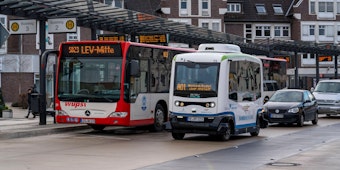 Linienbus ohne Fahrer Monheim