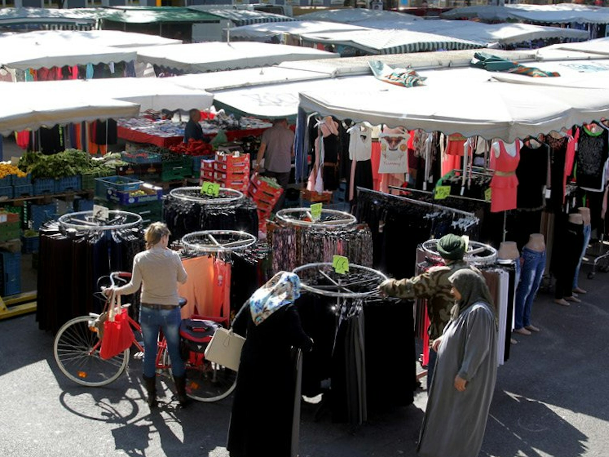 Der Nippeser Markt findet jeden Tag außer sonntags statt.