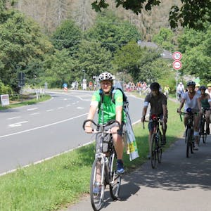 Rund 100 Radfahrer waren dem Protestaufruf der Odenthaler Grünen gefolgt.
