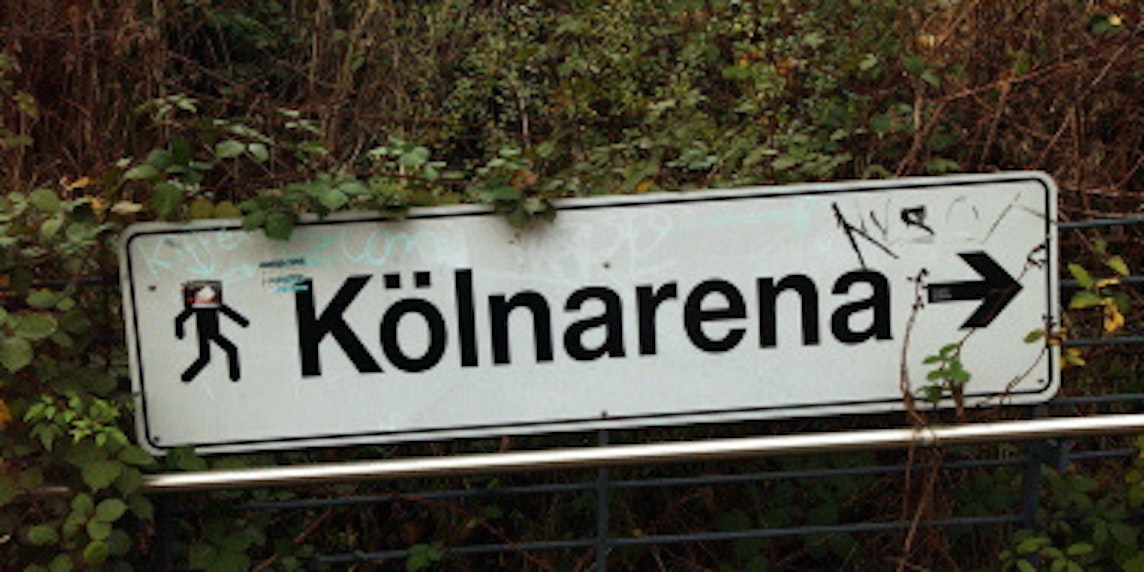 Ein Schriftzug der bald Vergangenheit sein wird, die "Kölnarena", Bild: Worring