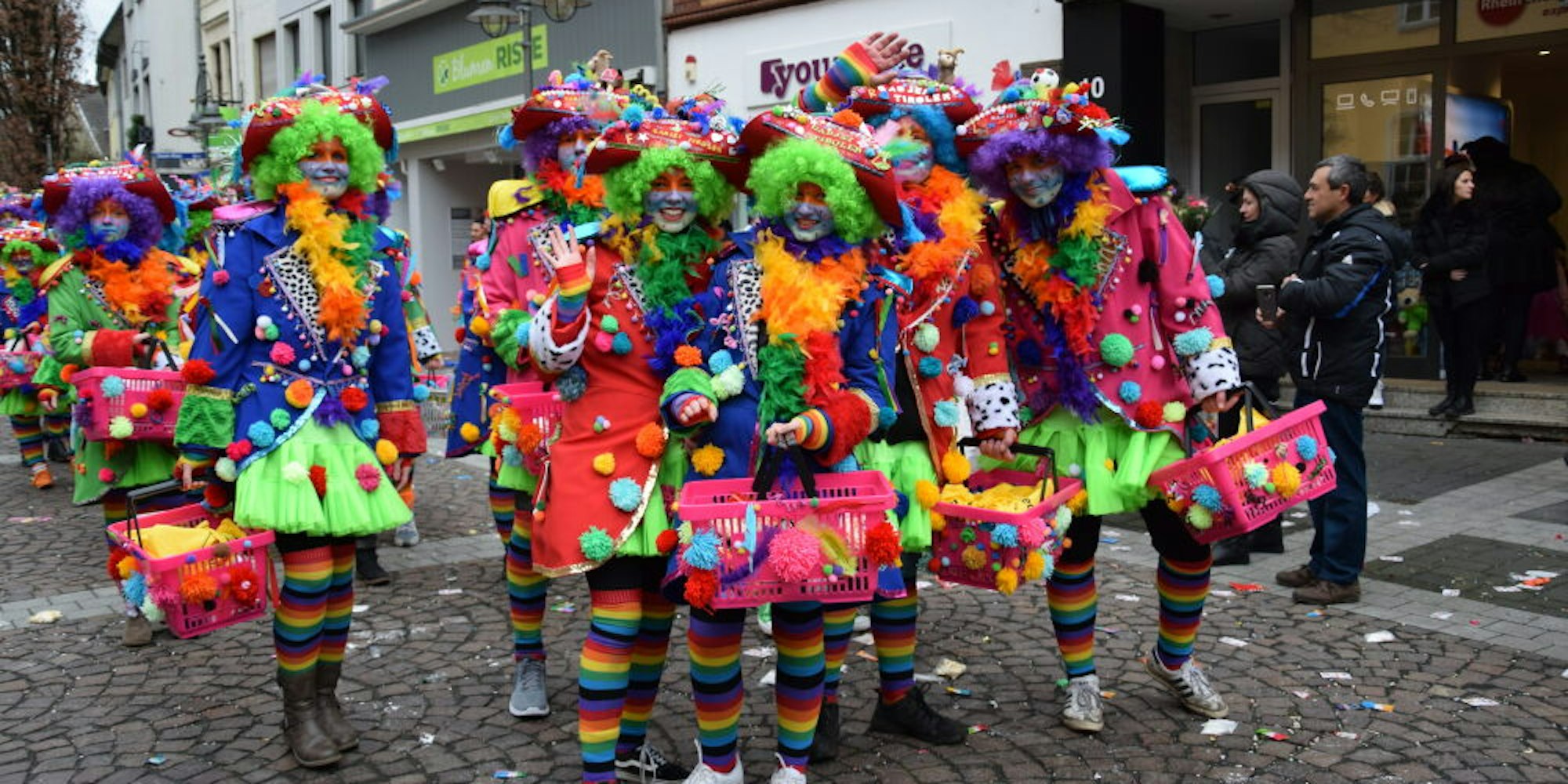 Im kommenden Jahr wird es aller Voraussicht nach wieder den farbenprächtigen Brühler Karnevalszug geben.