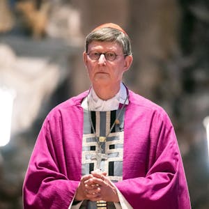 Rainer Maria Woelki, Kardinal der römisch-katholischen Kirche, Erzbischof von Köln, hält einen Gottesdienst im Dom ab.