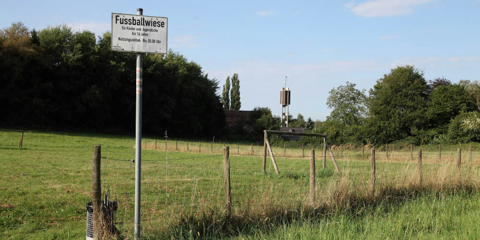„Heidchenwiese“ wird das reduzierte Baugebiet am Kirchweg in Rösrath-Forsbach nun genannt.