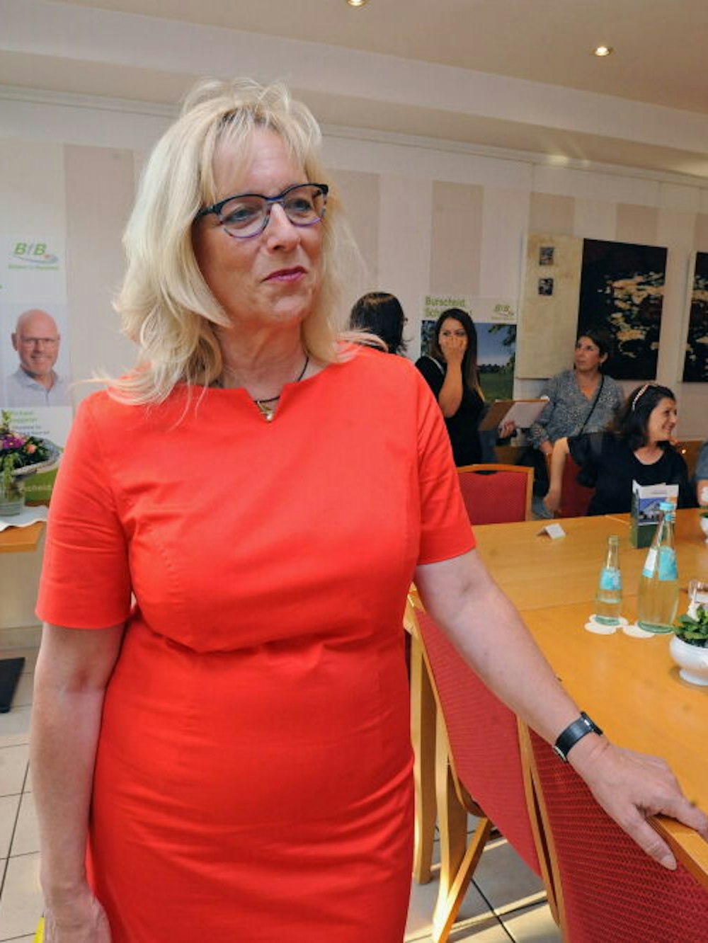 Ulrike Hanke, Bürgermeisterkandidatin des Bündnisses für Burscheid, freut sich über das Wahlergebnis.